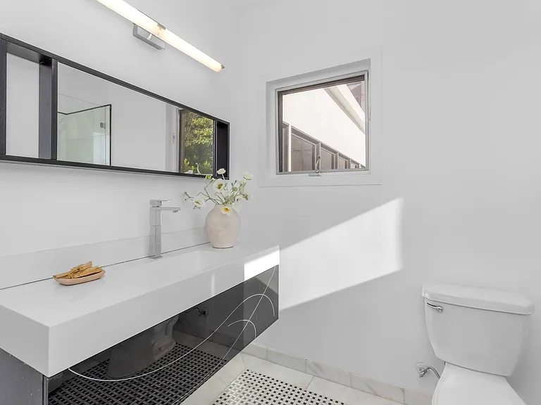 Pinnacle Pl — Photo 32