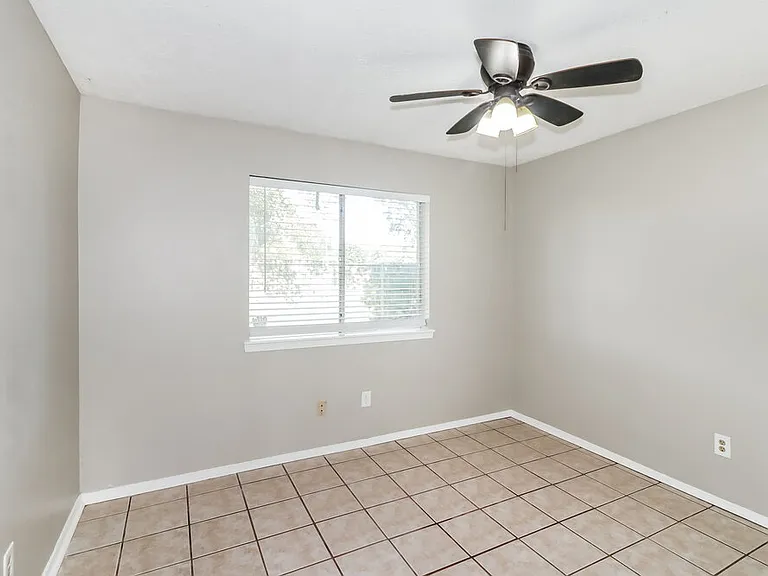 10111 King Ranch Ln — Photo 13