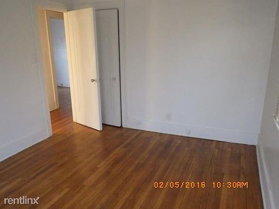 commonwealth bedroom