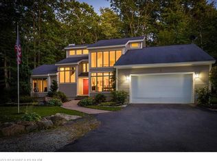 2 Wander Hill Rd, Cape Neddick, ME 03902