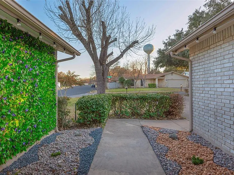 11200 Iron Oak Trl — Photo 24