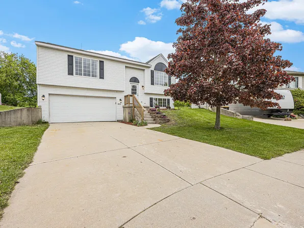 313 Pioneer Trl NE, Cedar Springs, MI 49319