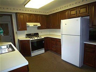 4th image of 892 Edenridge Dr