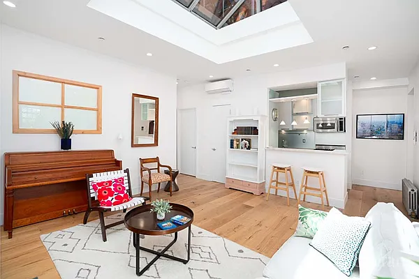 Sold by Elegran | media 33