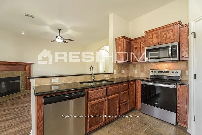 1541 NW 125th St — Photo 2