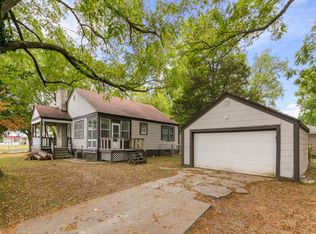 900 W Sunshine St, Springfield, MO 65807