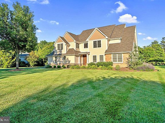 4th image of 126 Kings Creek Cir