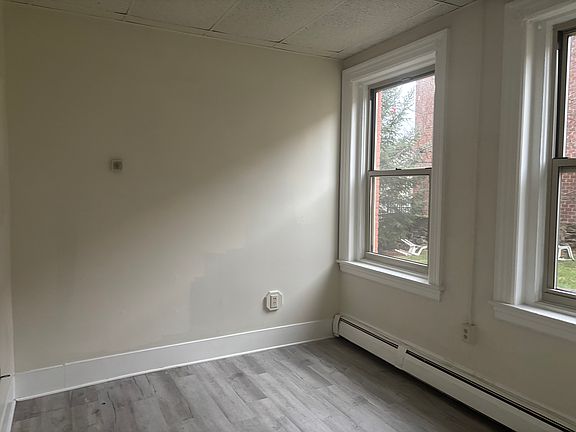 5th image of 527 Northampton St #101