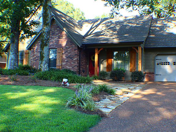 3rd image of 2754 White Oak Dr