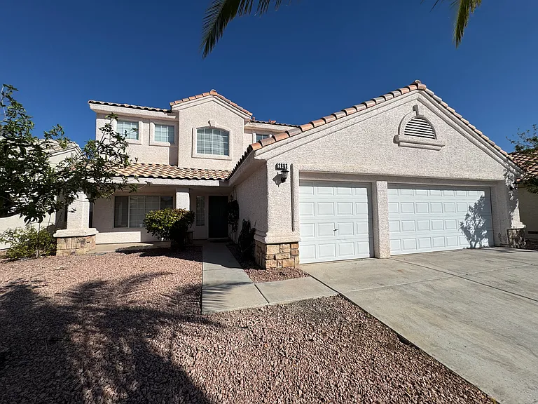 2883 Cordillera Dr — Photo 2