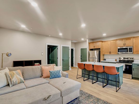 3rd image of 140 Hansen St E #201