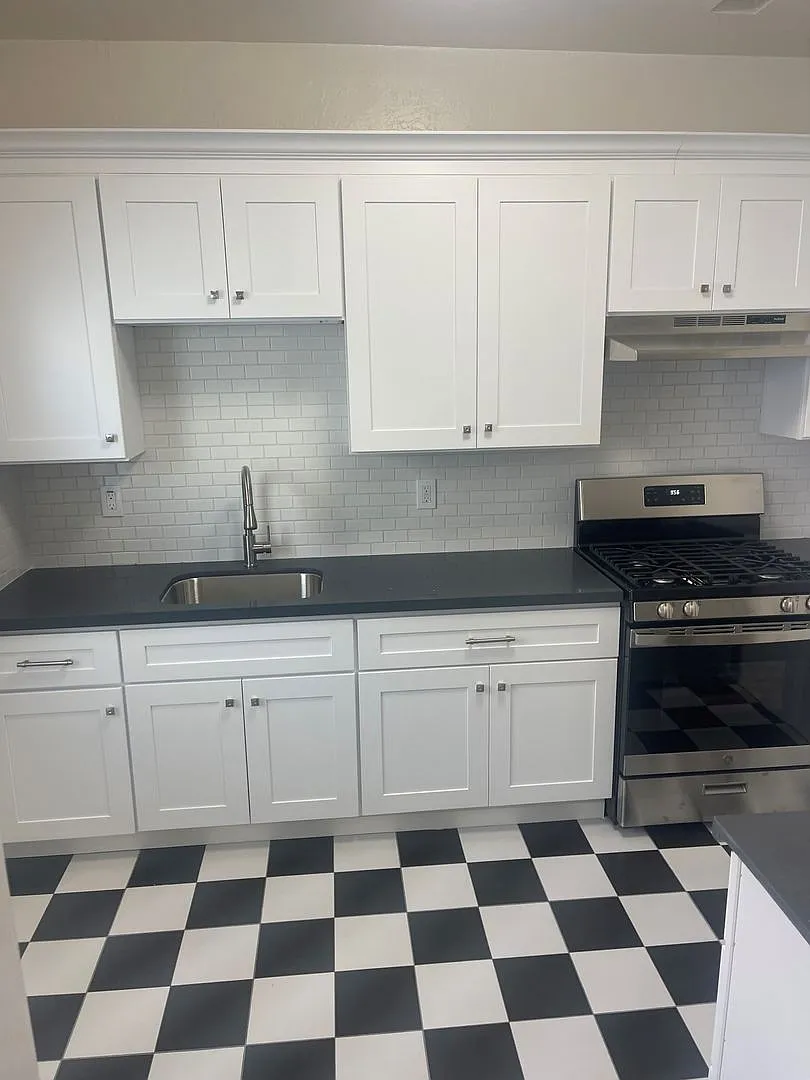 Photo 2 of 6 - 725 Central Ave #303 - Alameda, CA Building Photo - 725 Central Ave #303