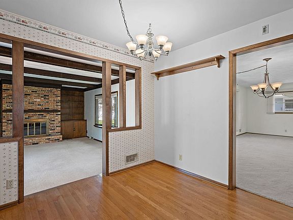 5th image of 212 15th St NE