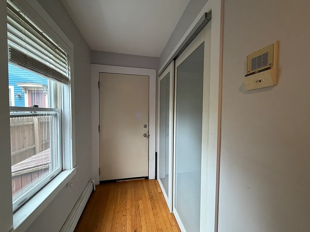 2 bed, 2.0 bath, 1320 sqft, $4,600 — Photo 4