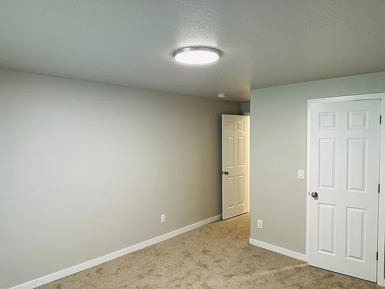 710 SE 135th Ct — Photo 13