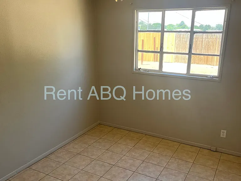 2717 Mary Ellen St NE — Photo 5