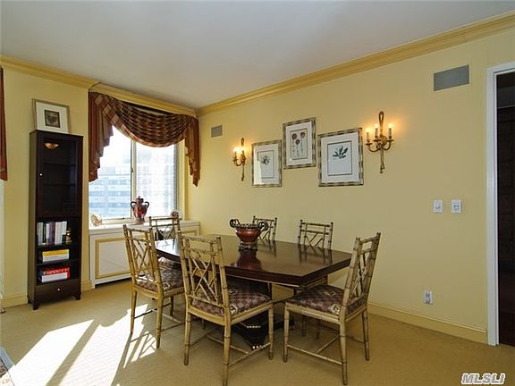 4th image of 111 Cherry Valley Ave APT 706