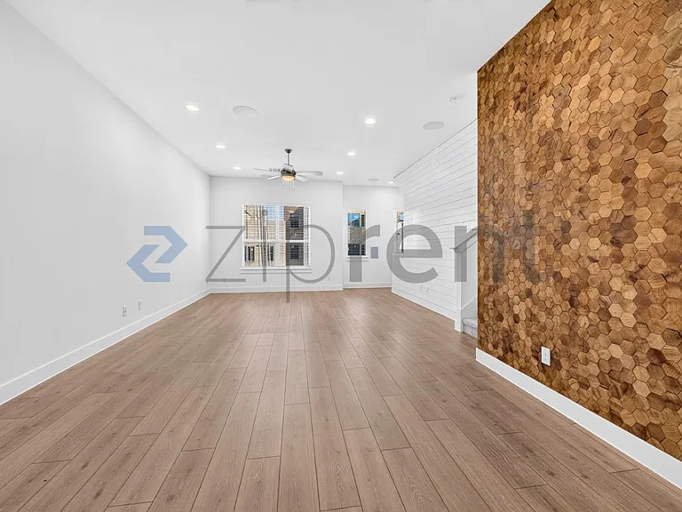 1733 W Cantey St — Photo 13