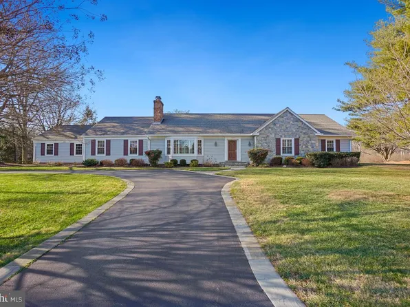 14833 Spring Meadows Dr, Germantown, MD 20874