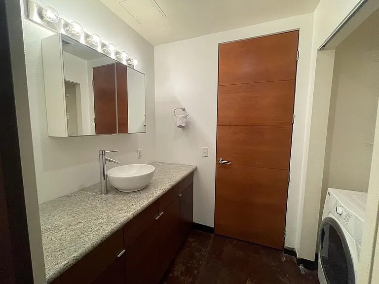 701 Shadow Ln — Photo 31