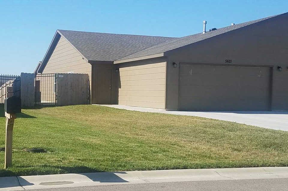 1st image of 5621 N Lycee Ct