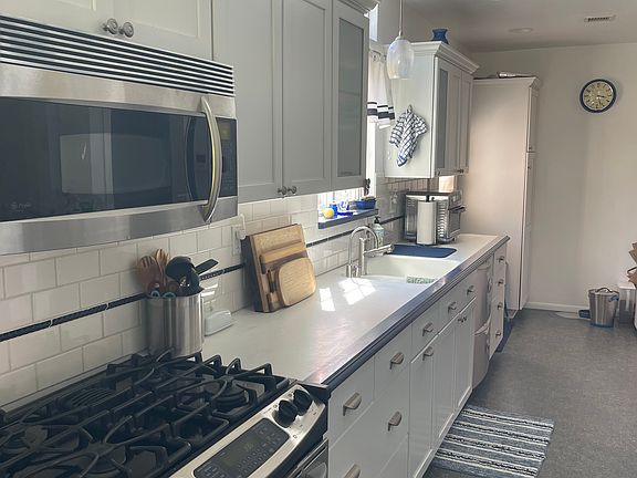 4th image of 5628 Faust Ave