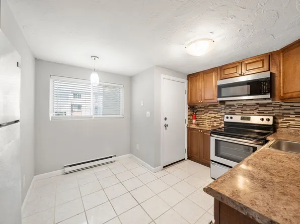 9 Tideview Path APT 10, Plymouth, MA 02360