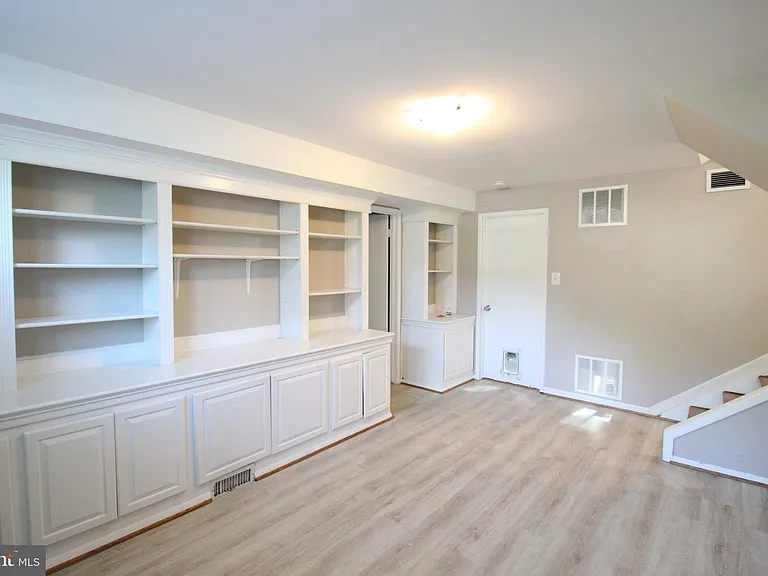 5204 Queensberry Ave — Photo 7