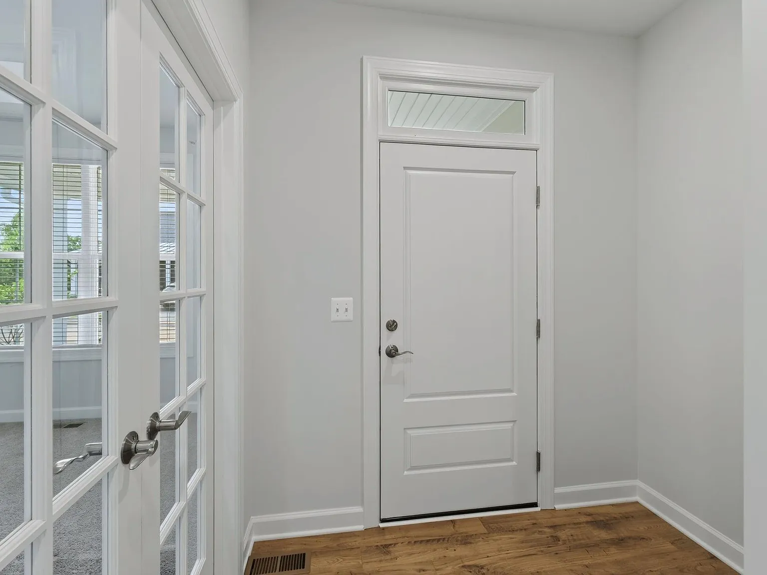 3 bed, 2.5 bath, 2158 sqft, $3,100 — Photo 3