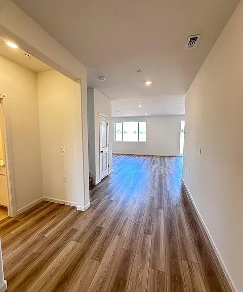 3285 Lourdes Ave — Photo 11