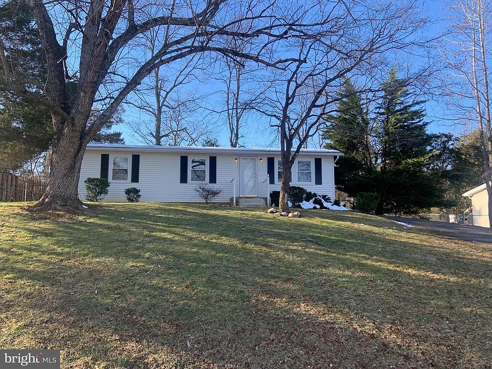 1st image of 228 Oakridge Dr