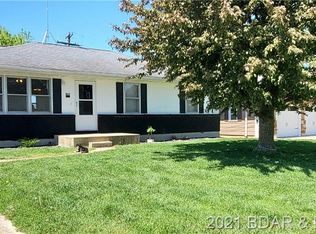 103 Pamela Dr, Versailles, MO 65084