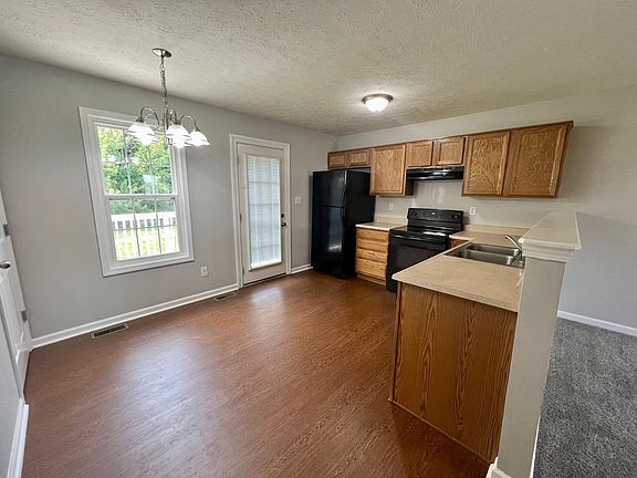 3rd image of 4912 Cawood Dr