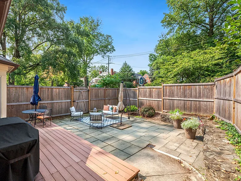 3233 Stephenson Pl NW — Photo 29