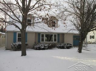 2951 Johns Dr, Saginaw, MI 48603