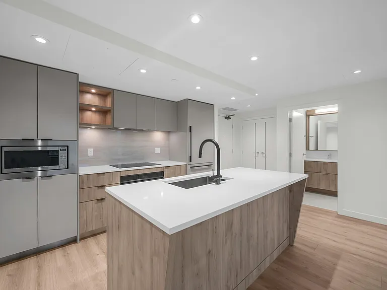 755 Harbourside Dr #320 — Photo 4