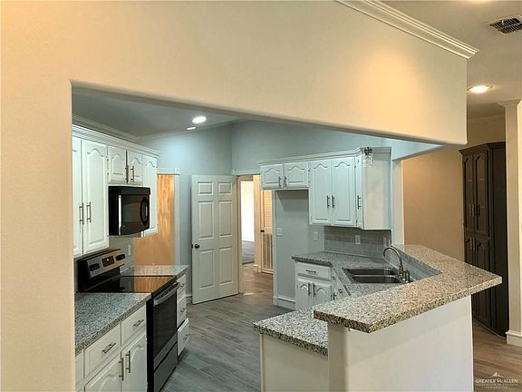 5th image of 1830 Fairway Cir