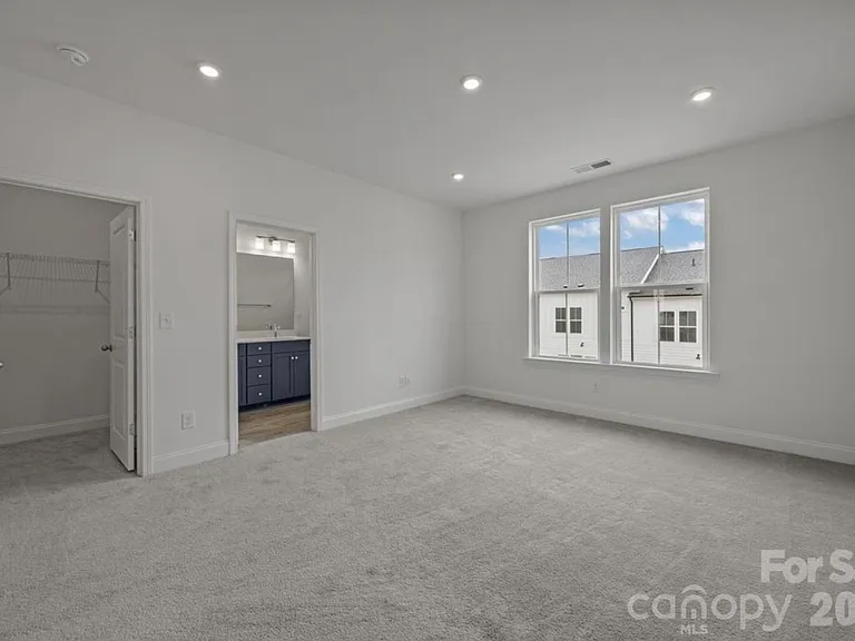 3213 Drift St — Photo 9