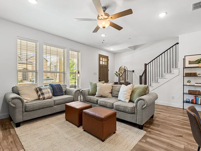 2529 Barnwood Ln — Photo 29