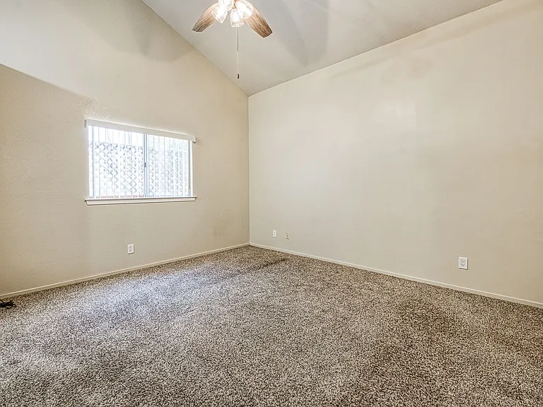 6053 N Mitre Ave — Photo 33