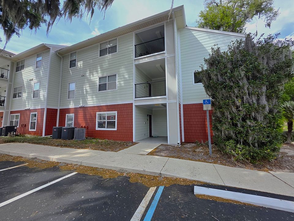 1st image of 2360 SW Archer Rd APT 912