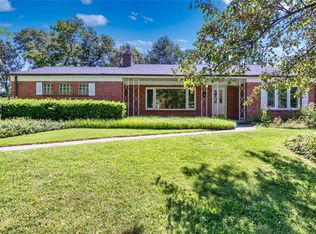 28 Concord Ln, Saint Louis, MO