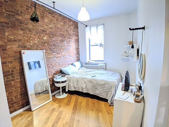 3rd image of 29 Spencer Pl #3