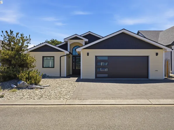 730 Seabird Dr SW, Bandon, OR 97411