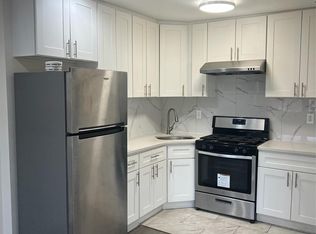 6150 219th St #3, Oakland Gardens, NY 11364