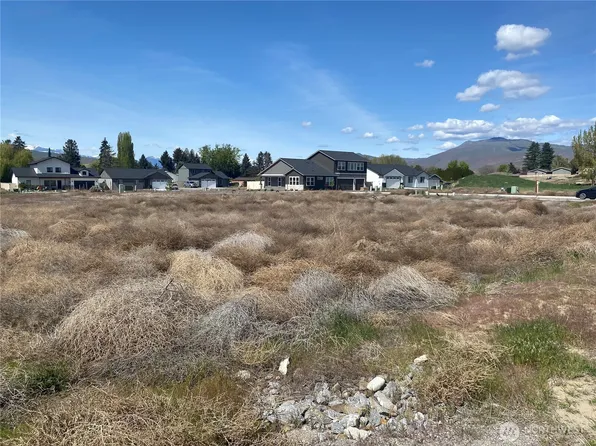196 Harold Street NE, East Wenatchee, WA 98802