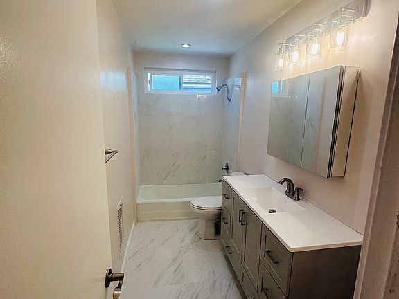 5th image of 343 W Dryden St APT D