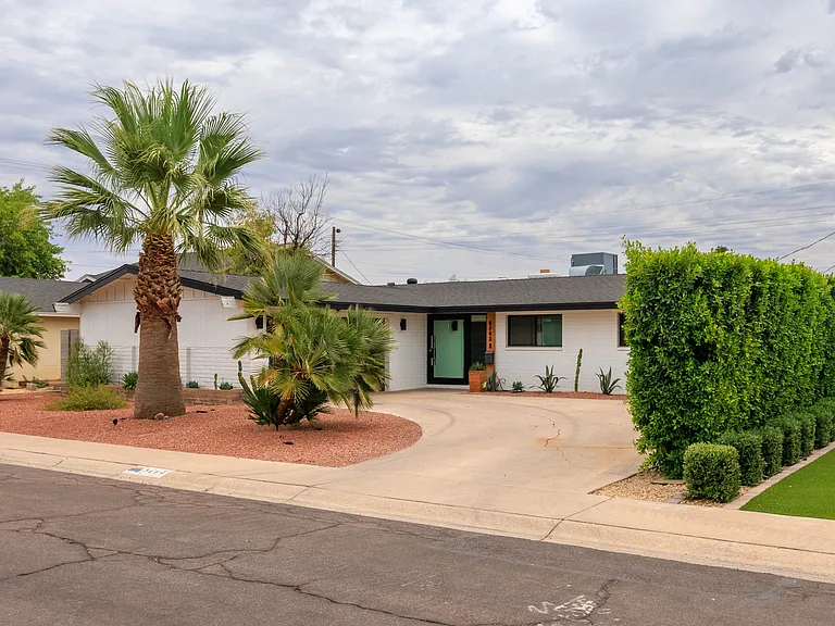 8743 E Palo Verde Dr — Photo 1