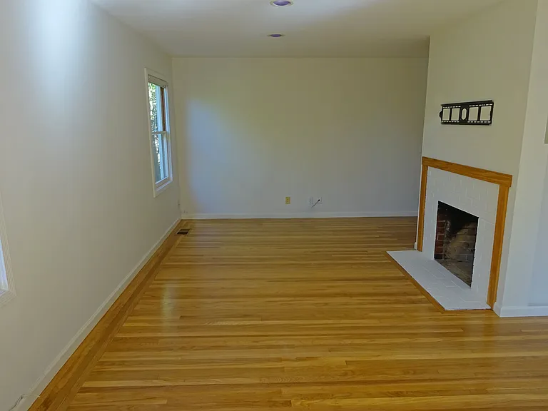 646 9th Ave — Photo 3