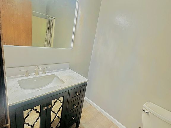 5th image of 230 Prestwick Dr #1